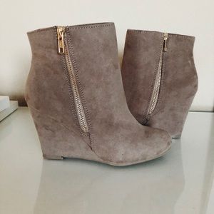 Wedge Gold Zipper Heels